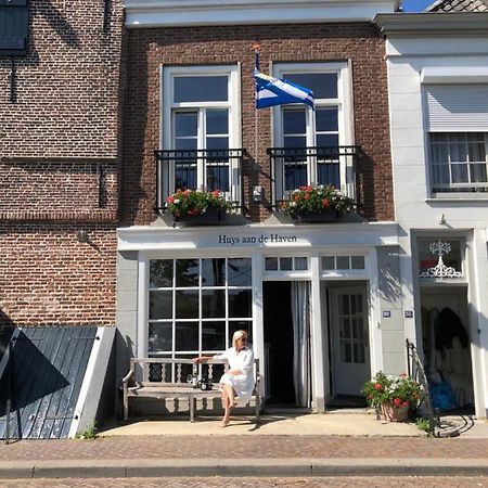 Готель Huys Aan De Haven Зірикзе Екстер'єр фото